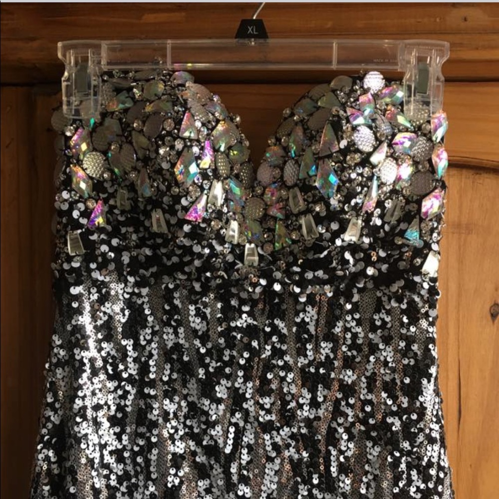 Prom Dress - Picture 2 of 4